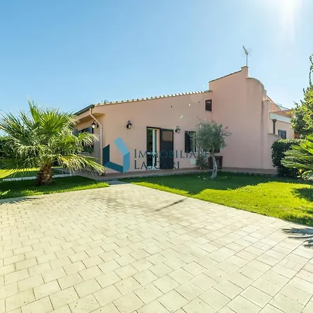 Villa Limuti Con Piscina Condominiale