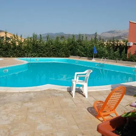 Limuti Con Piscina Condominiale Campofelice Di Roccella